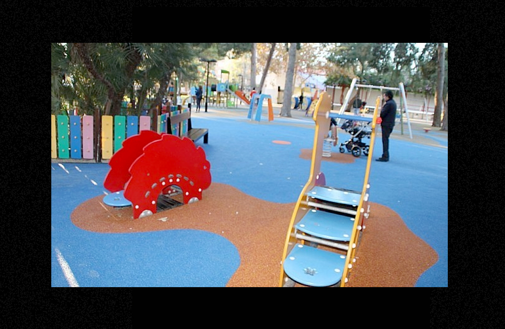 Más de 14.000 euros para reparar pavimentos amortiguadores en distintos parques
